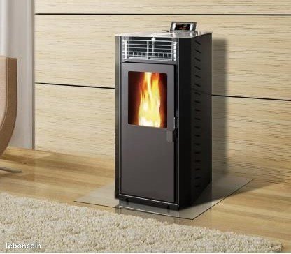Super poêle a granules étanche de 8 à 12 kw neuf
