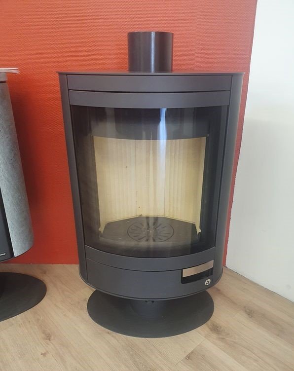 Poêle à bois pivotant